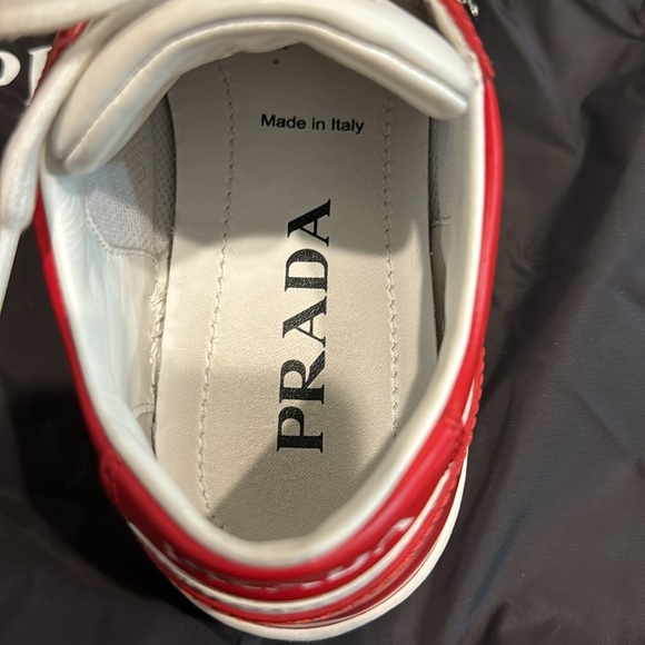 PRADA logo low top sneaker - Picture 8 of 15